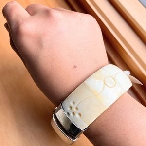 Vtg NWT Bougainvillea Buffalo Bone & Brass Bangle